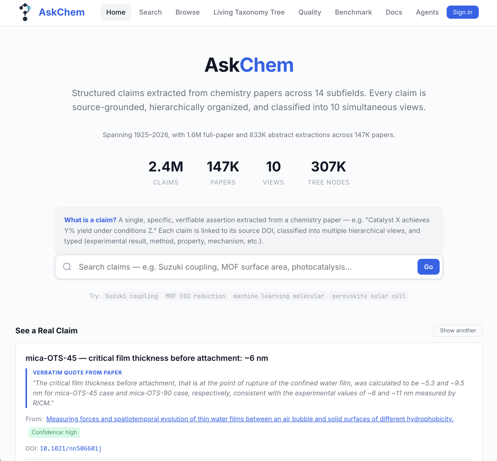 AskChem 交互界面：直接展示带出处与原文证据的科学断言